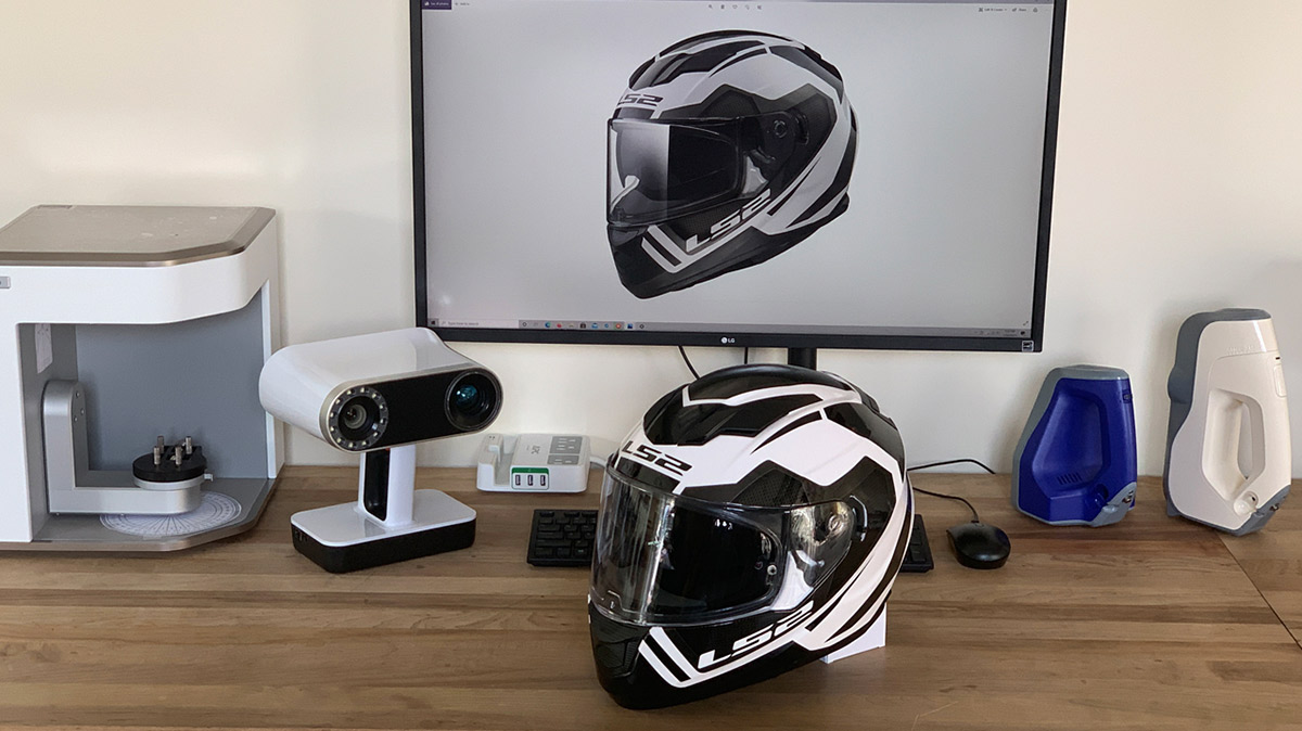 How To Scan Dark, Shiny, or Clear Surfaces With A 3D Scanner [With Video Demo]